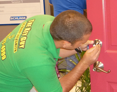 Locksmith of Honolulu in a High-Tech Mobile Workshop